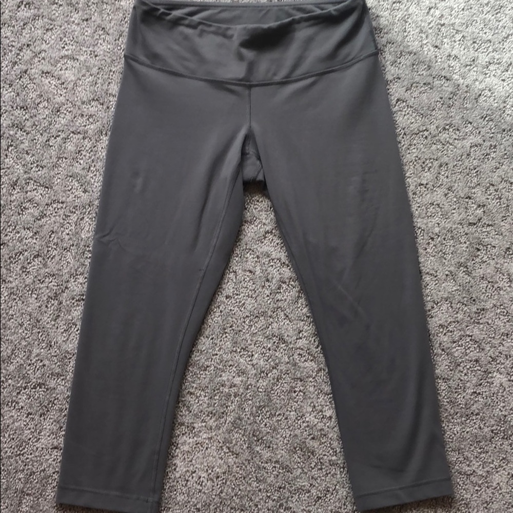 Lululemon crops